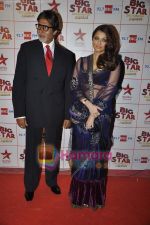 Aishwarya Rai Bachchan, Amitabh bachchan at Big Star Awards in Bhavans Ground on 21st Dec 2010 